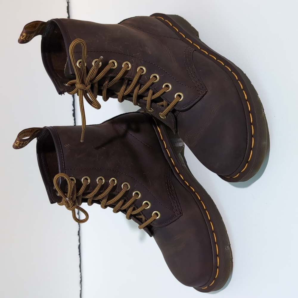 Dr. Martens 1460 CRAZY HORSE LEATHER LACE UP BOOTS (Gently Worn)